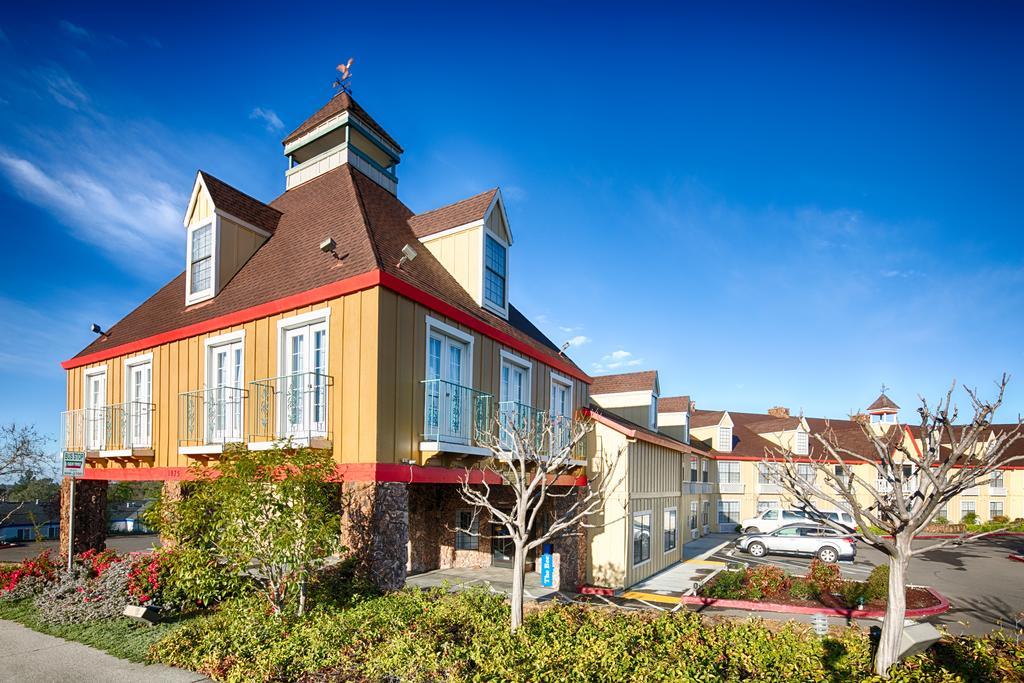 Red Lion Inn & Suites Auburn Zewnętrze zdjęcie