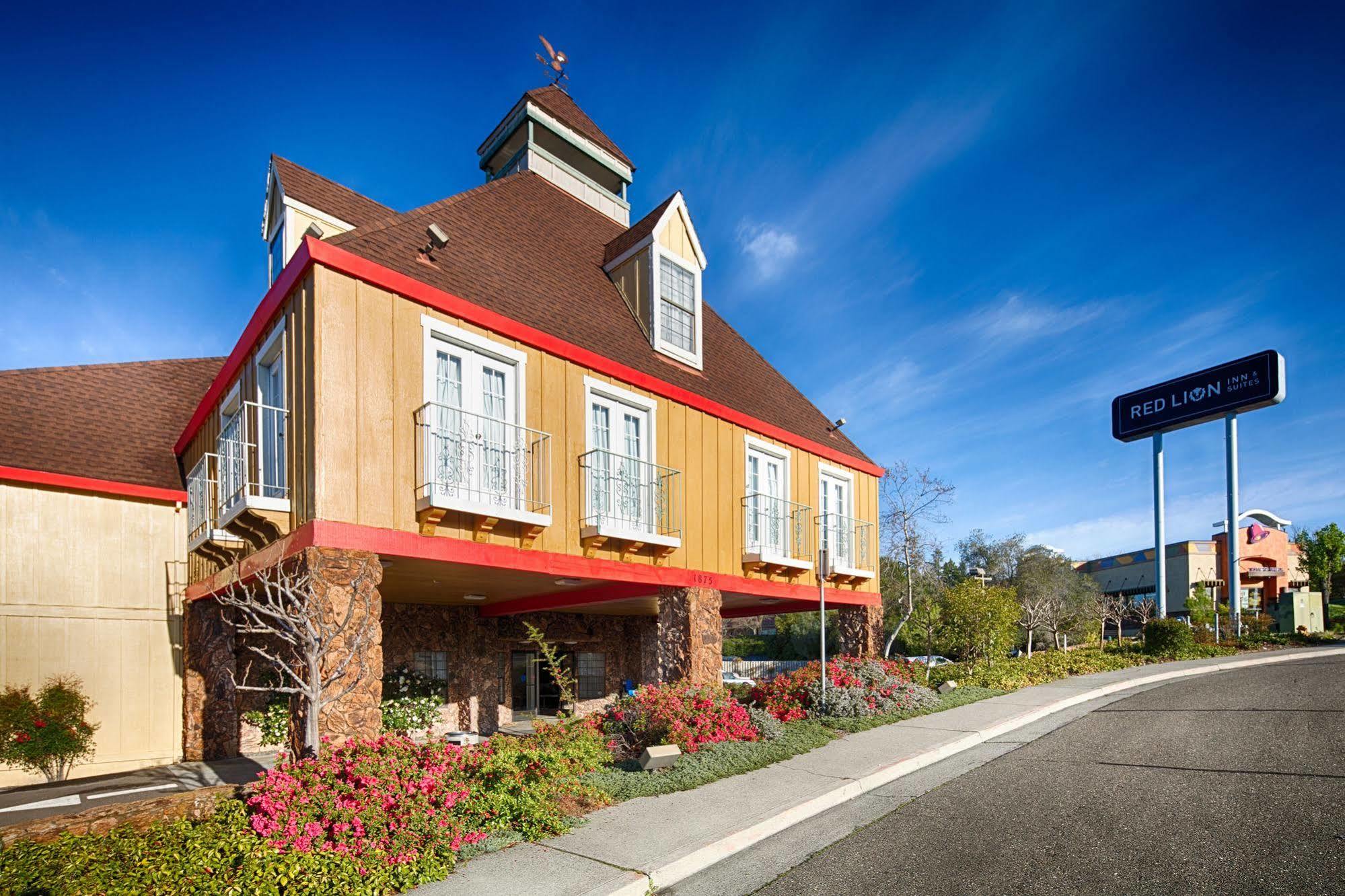 Red Lion Inn & Suites Auburn Zewnętrze zdjęcie