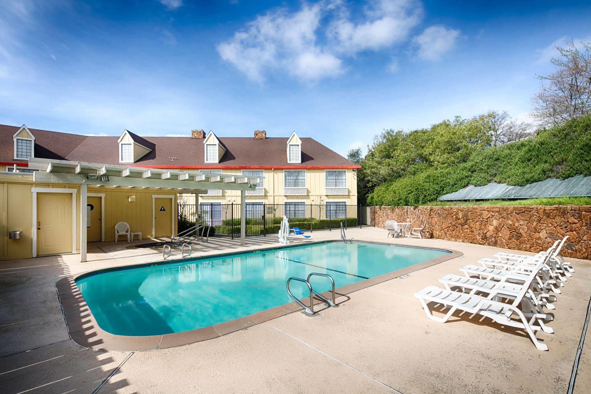 Red Lion Inn & Suites Auburn Zewnętrze zdjęcie